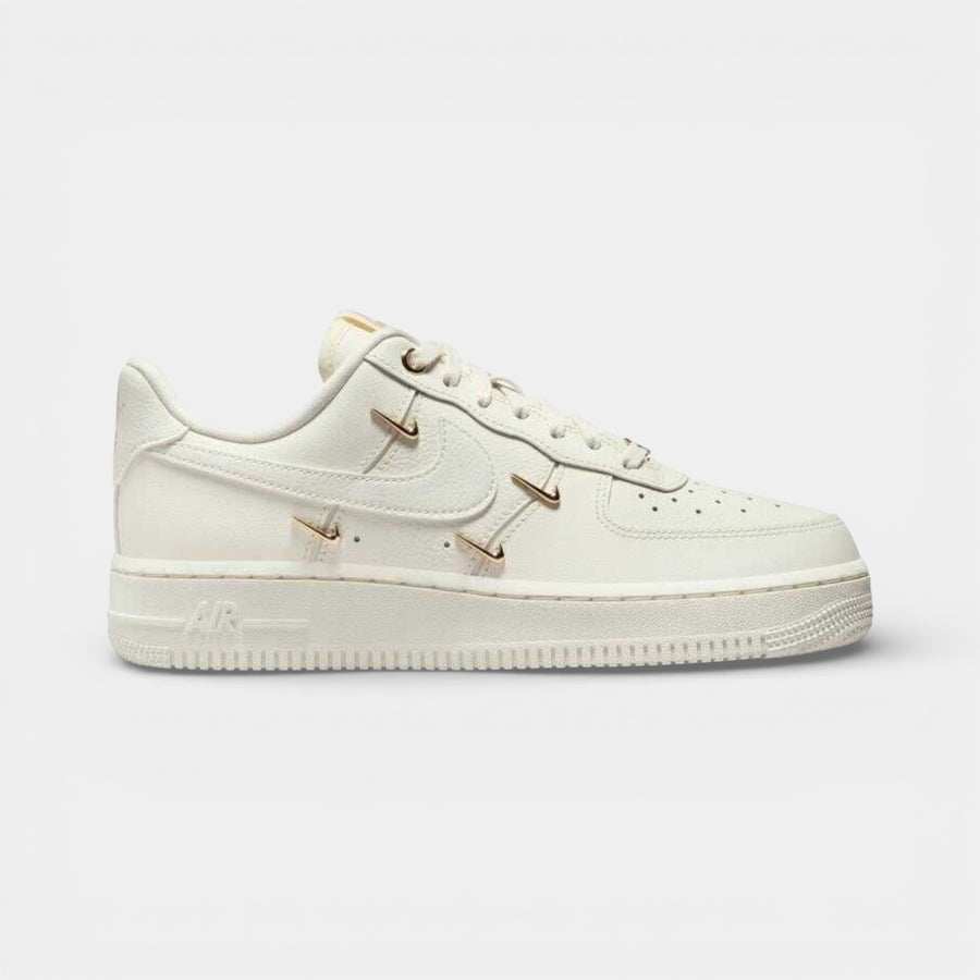 Nike Air Force 1 Low Gold Swoosh - Nike ayakkabı - görsel 1 | ZAINI