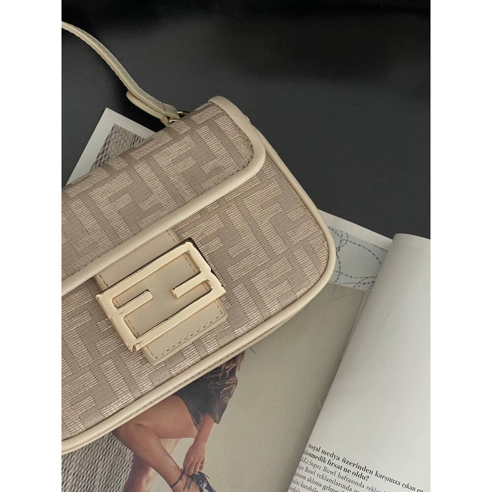 Fendi Baget Mini Bag Beige - Fendi çanta - görsel 4 | ZAINI