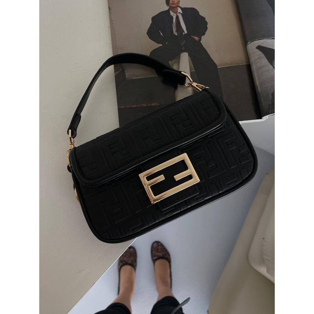 Fendi Baget Mini Bag Leather Black - Fendi çanta - görsel 4 | ZAINI