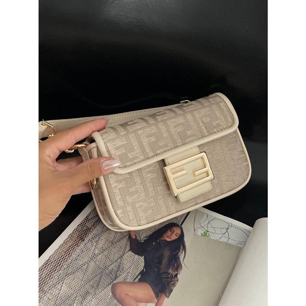 Fendi Baget Mini Bag Beige - Fendi çanta - görsel 2 | ZAINI