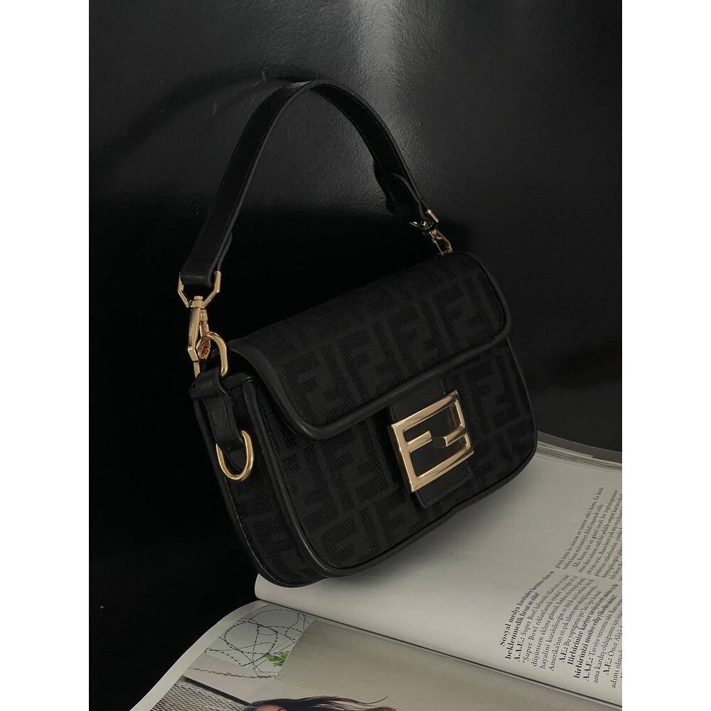 Fendi Baget Mini Bag Black - Fendi çanta - görsel 4 | ZAINI