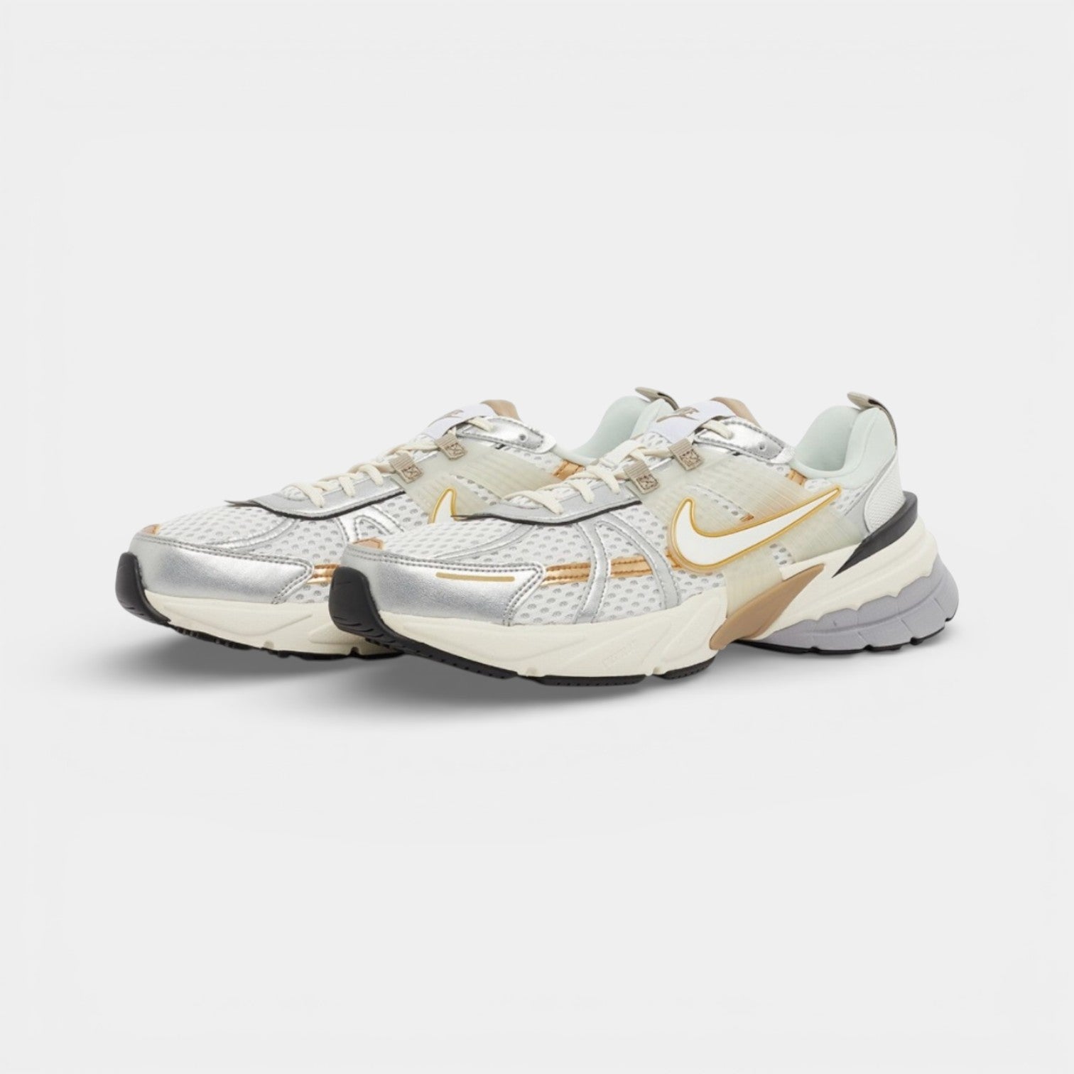 NIKE W V2K RUN WHITE/WHITE-KHAKI-METALLIC SILVER - Nike ayakkabı - görsel 3 | ZAINI